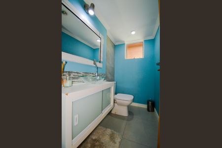 Casa à venda com 200m², 3 quartos e 2 vagas Casa à venda com 200m², 3 quartos e 2 vagasLavabo