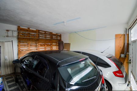 Casa à venda com 200m², 3 quartos e 2 vagas Casa à venda com 200m², 3 quartos e 2 vagasGaragem