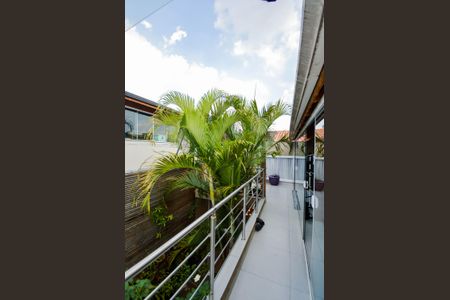 Casa à venda com 200m², 3 quartos e 2 vagas Casa à venda com 200m², 3 quartos e 2 vagasJardim