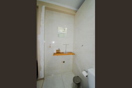 Casa à venda com 200m², 3 quartos e 2 vagas Casa à venda com 200m², 3 quartos e 2 vagasBanheiro da Suíte 1