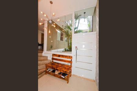 Casa à venda com 200m², 3 quartos e 2 vagas Casa à venda com 200m², 3 quartos e 2 vagasEntrada da Sala