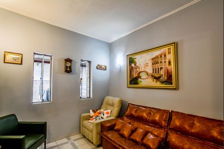 Casa à venda com 166m², 3 quartos e 2 vagas Casa à venda com 166m², 3 quartos e 2 vagasSala