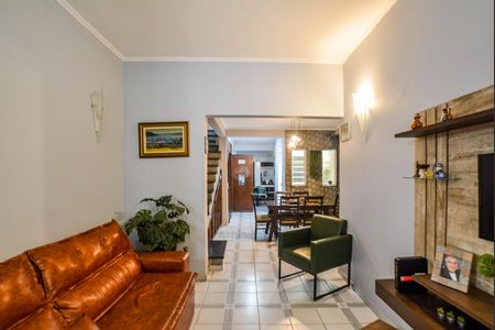 Casa à venda com 166m², 3 quartos e 2 vagas Casa à venda com 166m², 3 quartos e 2 vagasSala