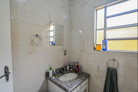 Casa à venda com 166m², 3 quartos e 2 vagas Casa à venda com 166m², 3 quartos e 2 vagasBanheiro Corredor