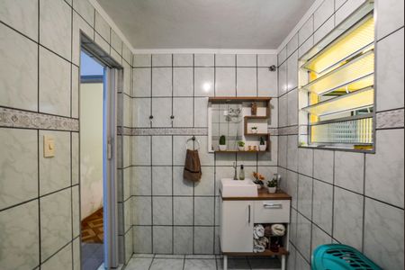 Casa à venda com 166m², 3 quartos e 2 vagas Casa à venda com 166m², 3 quartos e 2 vagasBanheiro Social