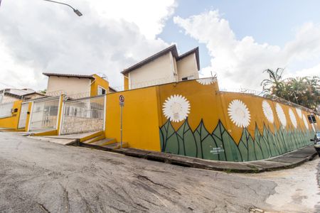 Casa de condomínio à venda com 97m², 3 quartos e 1 vaga Casa de condomínio à venda com 97m², 3 quartos e 1 vagaVista da Rua