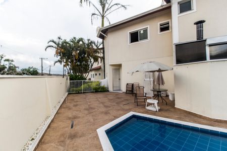Casa de condomínio à venda com 97m², 3 quartos e 1 vaga Casa de condomínio à venda com 97m², 3 quartos e 1 vagaPiscina