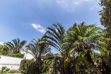 Casa de condomínio à venda com 464m², 4 quartos e 4 vagas Casa de condomínio à venda com 464m², 4 quartos e 4 vagasPiscina