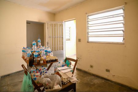 Casa à venda com 195m², 3 quartos e 2 vagas Casa à venda com 195m², 3 quartos e 2 vagasEdícula - Sala