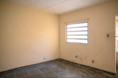 Casa à venda com 195m², 3 quartos e 2 vagas Casa à venda com 195m², 3 quartos e 2 vagasEdícula - Quarto