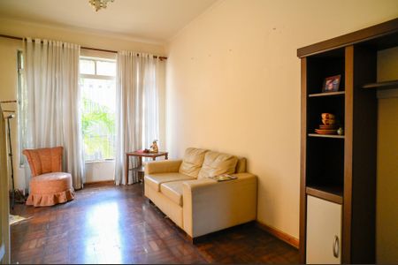 Casa à venda com 195m², 3 quartos e 2 vagas Casa à venda com 195m², 3 quartos e 2 vagasSala