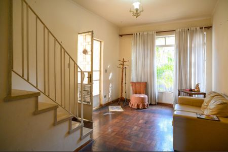 Casa à venda com 195m², 3 quartos e 2 vagas Casa à venda com 195m², 3 quartos e 2 vagasSala