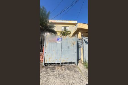 Casa à venda com 195m², 3 quartos e 2 vagas Casa à venda com 195m², 3 quartos e 2 vagasFachada