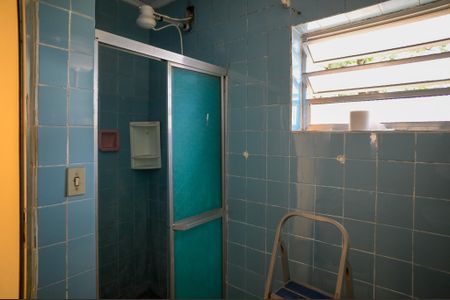 Casa à venda com 195m², 3 quartos e 2 vagas Casa à venda com 195m², 3 quartos e 2 vagasEdícula - Banheiro