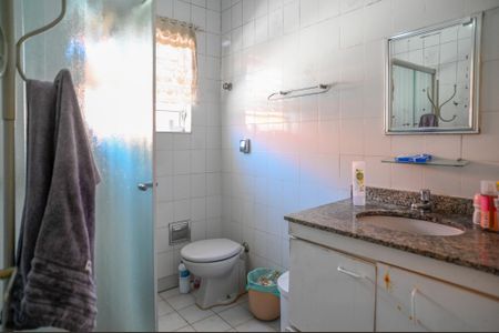 Casa à venda com 195m², 3 quartos e 2 vagas Casa à venda com 195m², 3 quartos e 2 vagasBanheiro