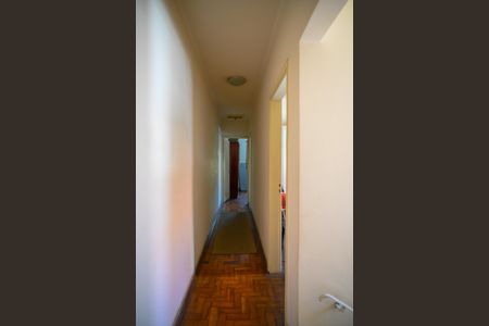 Casa à venda com 195m², 3 quartos e 2 vagas Casa à venda com 195m², 3 quartos e 2 vagasCorredor