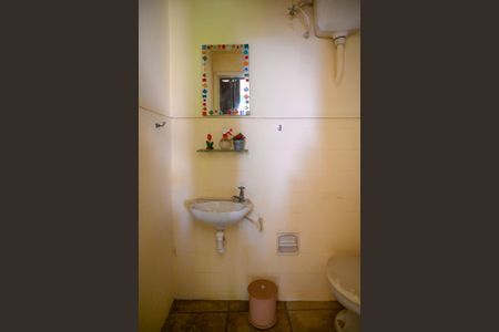 Casa à venda com 195m², 3 quartos e 2 vagas Casa à venda com 195m², 3 quartos e 2 vagasBanheiro de Serviço