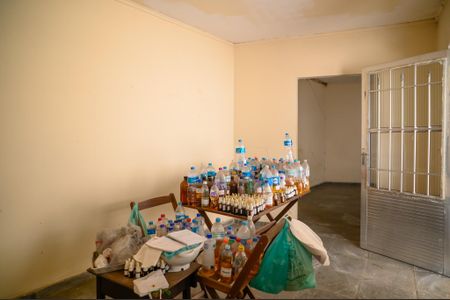 Casa à venda com 195m², 3 quartos e 2 vagas Casa à venda com 195m², 3 quartos e 2 vagasEdícula - Sala