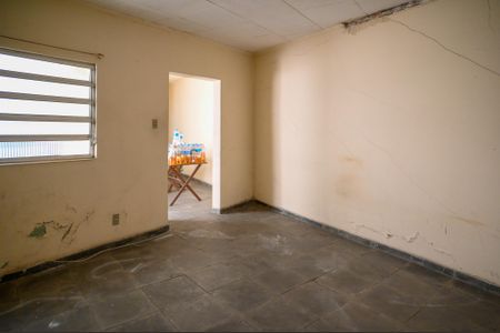 Casa à venda com 195m², 3 quartos e 2 vagas Casa à venda com 195m², 3 quartos e 2 vagasEdícula - Quarto