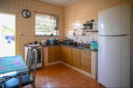 Casa à venda com 195m², 3 quartos e 2 vagas Casa à venda com 195m², 3 quartos e 2 vagasCozinha