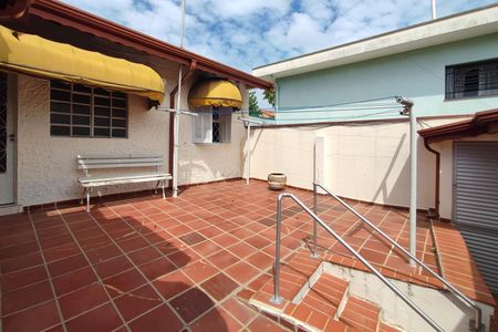 Casa à venda com 142m², 4 quartos e 2 vagasQuintal - Fundos