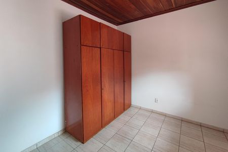 Casa à venda com 142m², 4 quartos e 2 vagasEdícula - Quarto 2