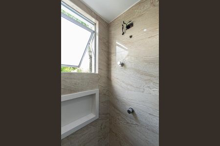 Apartamento para alugar com 90m², 2 quartos e 1 vaga Apartamento para alugar com 90m², 2 quartos e 1 vagaBanheiro