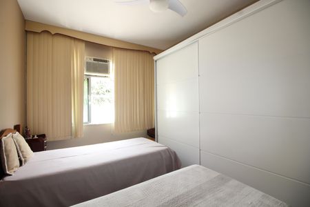 Apartamento à venda com 100m², 2 quartos e 2 vagasQuarto 2