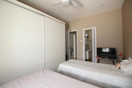 Apartamento à venda com 100m², 2 quartos e 2 vagasQuarto 2