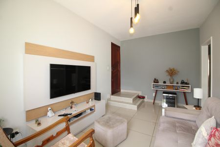 Apartamento à venda com 100m², 2 quartos e 2 vagasSala