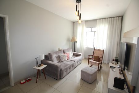 Apartamento à venda com 100m², 2 quartos e 2 vagasSala