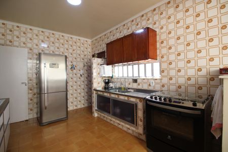 Apartamento à venda com 100m², 2 quartos e 2 vagasCozinha