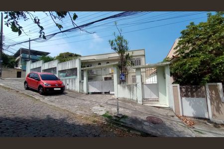 Apartamento à venda com 100m², 2 quartos e 2 vagasFachada com Placa Quinto Andar