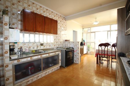 Apartamento à venda com 100m², 2 quartos e 2 vagasCozinha