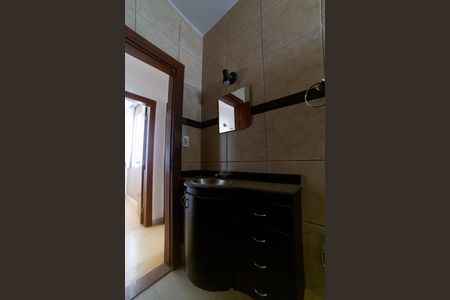 Apartamento para alugar com 184m², 3 quartos e 2 vagasBanheiro Social 1