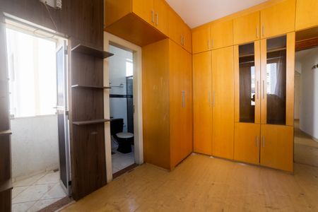 Apartamento para alugar com 184m², 3 quartos e 2 vagasSuíte