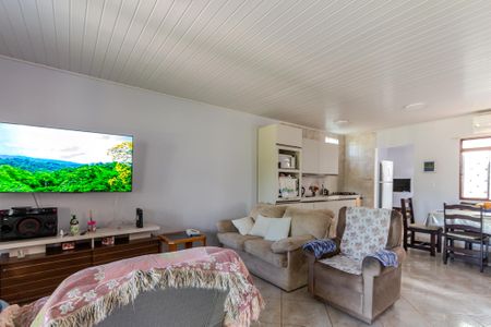 Casa para alugar com 60m², 2 quartos e 3 vagasSala