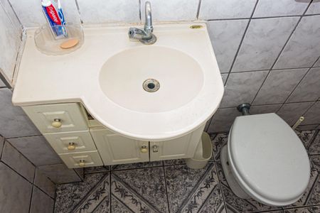 Casa à venda com 166m², 4 quartos e 2 vagasBanheiro