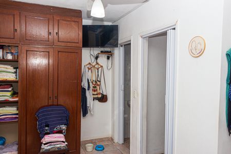 Casa à venda com 166m², 4 quartos e 2 vagasSuíte