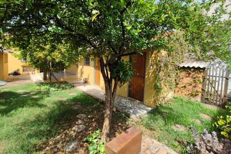 Casa para alugar com 250m², 3 quartos e 1 vagaQuintal - Fundos