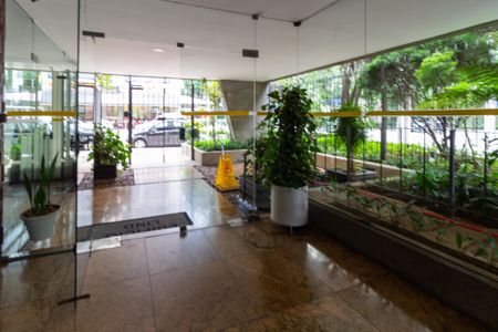 Apartamento à venda com 93m², 3 quartos e 1 vaga Apartamento à venda com 93m², 3 quartos e 1 vagaPortaria