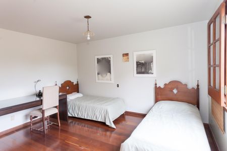 Casa de condomínio à venda com 450m², 3 quartos e 3 vagasquarto 1