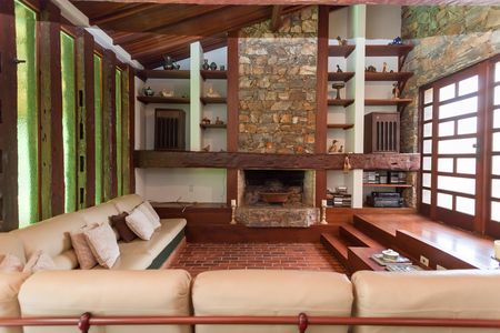 Casa de condomínio à venda com 450m², 3 quartos e 3 vagassala da lareira