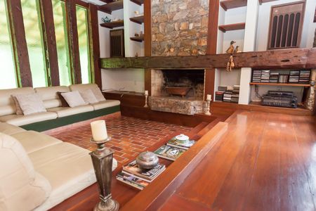 Casa de condomínio à venda com 450m², 3 quartos e 3 vagassala da lareira