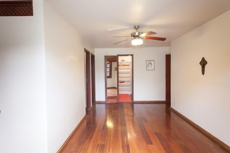 Casa de condomínio à venda com 450m², 3 quartos e 3 vagassuite 