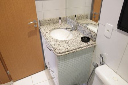 Apartamento para alugar com 65m², 2 quartos e 2 vagasBanheiro