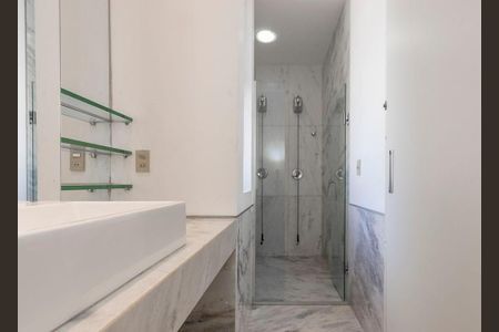 Apartamento para alugar com 442m², 4 quartos e 5 vagasBanheiro