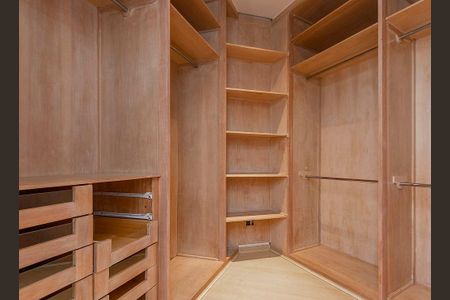 Apartamento para alugar com 442m², 4 quartos e 5 vagasCloset