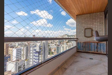 Apartamento para alugar com 442m², 4 quartos e 5 vagasVaranda
