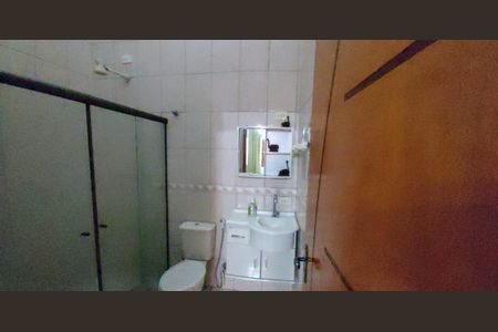 Casa à venda com 240m², 2 quartos e 4 vagasBanheiro 3